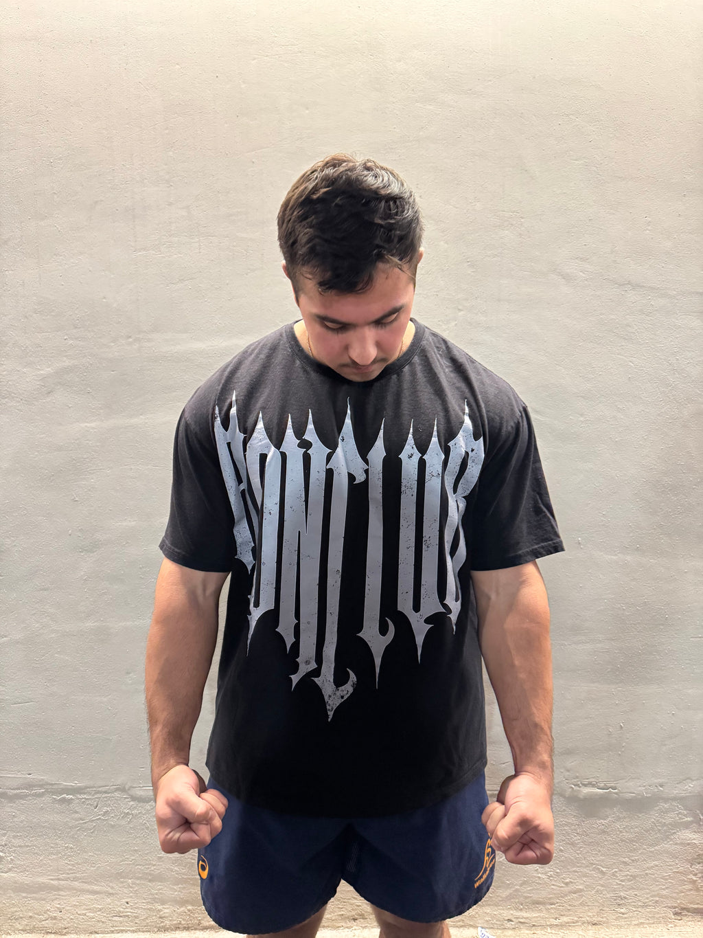 POLERA NEGRA ADN
