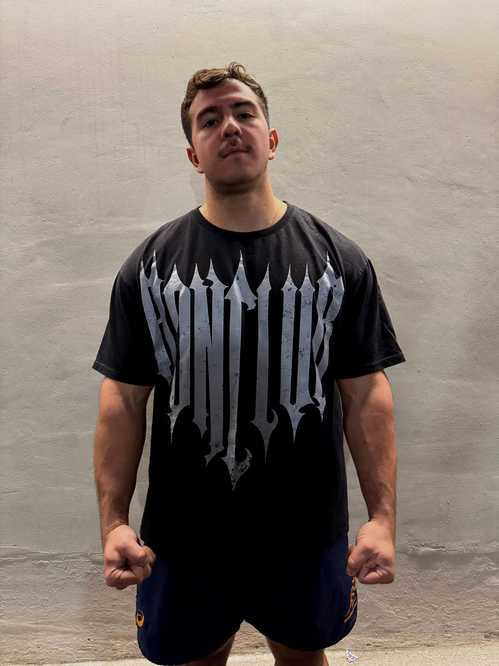 POLERA NEGRA ADN